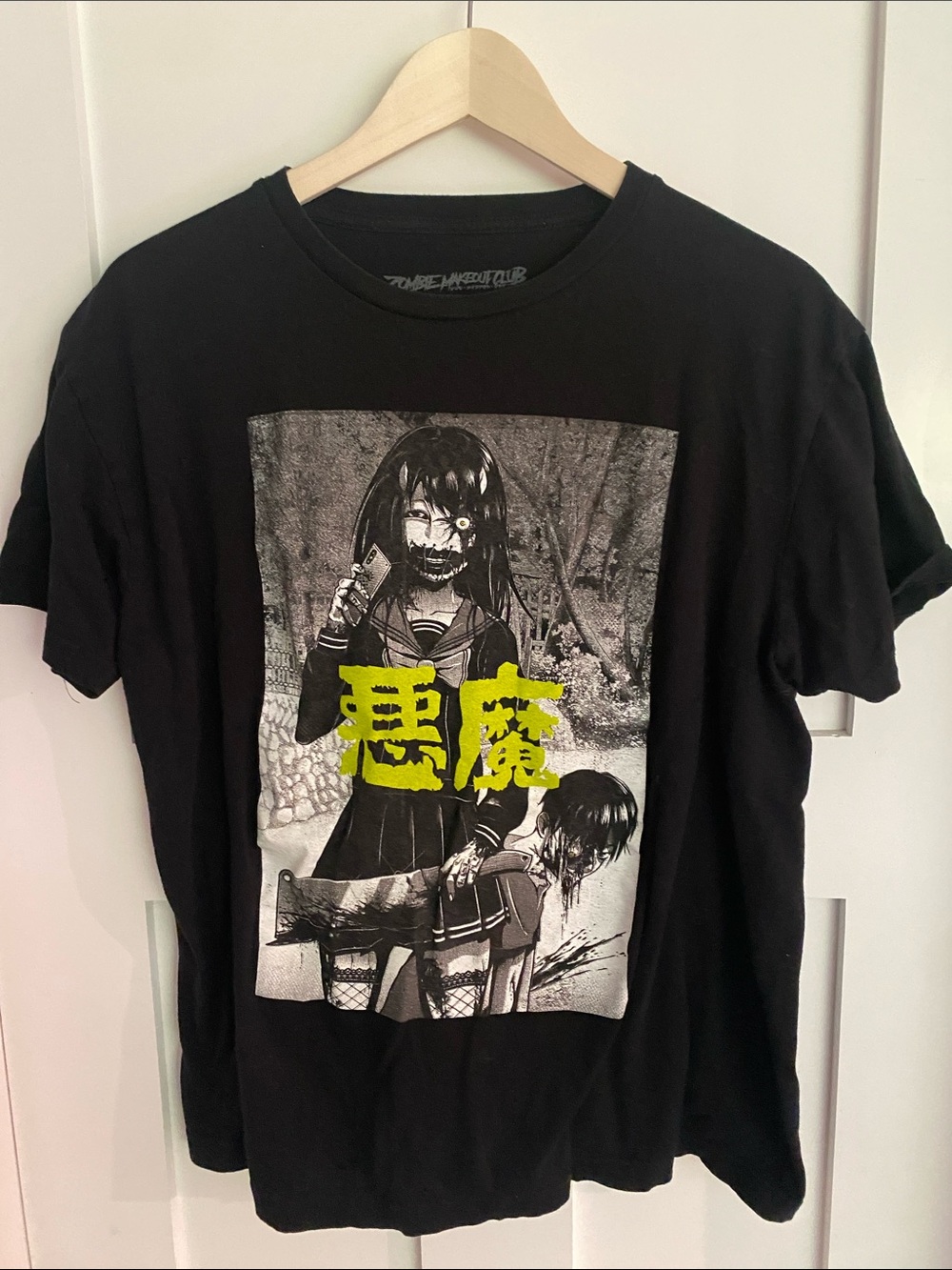 Black Graphic Horror Anime Short Sleeve Tee-Hot Topic - Zombie Makeout Club